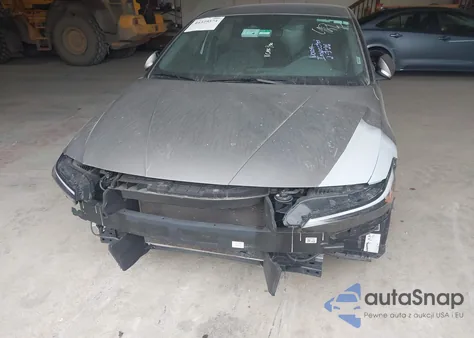 2024 Hyundai Elantra Sel z USA, uszkodzony, nr VIN KMHLM4DG2RU663927